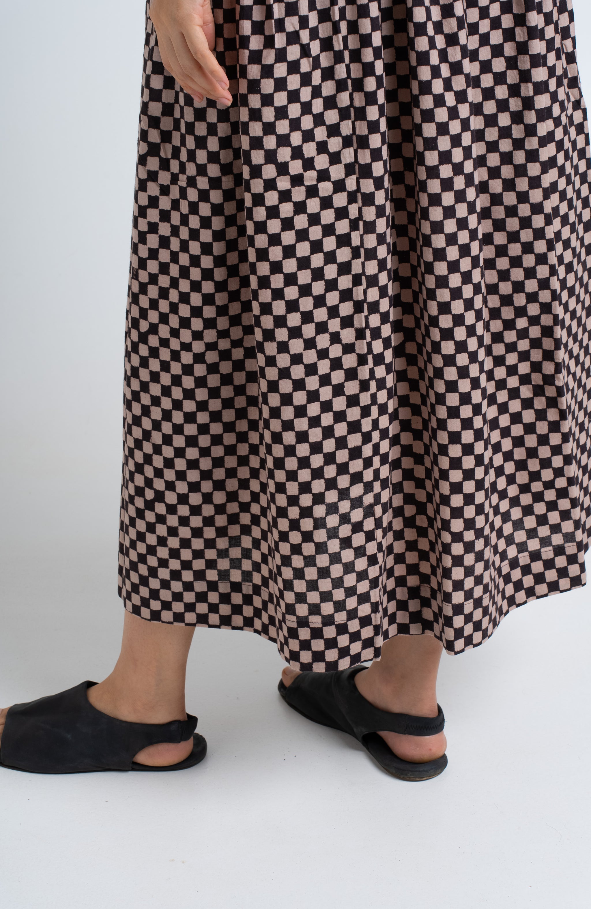 【WOOHWA】RAW CHECK SKIRT Binding Check Cotton Seersucker Skirt | Black/Ecru | TOAST