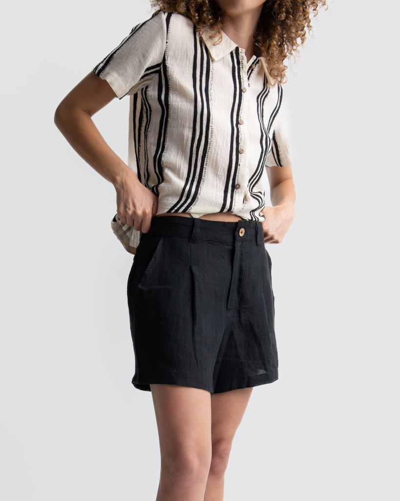 Relaxed fit linen shorts, conscious fashion brands, organic clothing catalog, organic clothing companies, all natural cotton clothing, best organic cotton clothing, 100 cotton sweatshirt women's, affordable quality women's clothing, black minimalist fashion, casual minimalist fashion