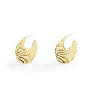 Introducing our vintage-inspired sunburst earrings in gold, featuring a scallop-shaped design that captures a timeless elegance. Handcrafted from brass with sterling silver posts, these earrings are available in both Small and Medium sizes. Elevate your look with these classic, radiant accessories.