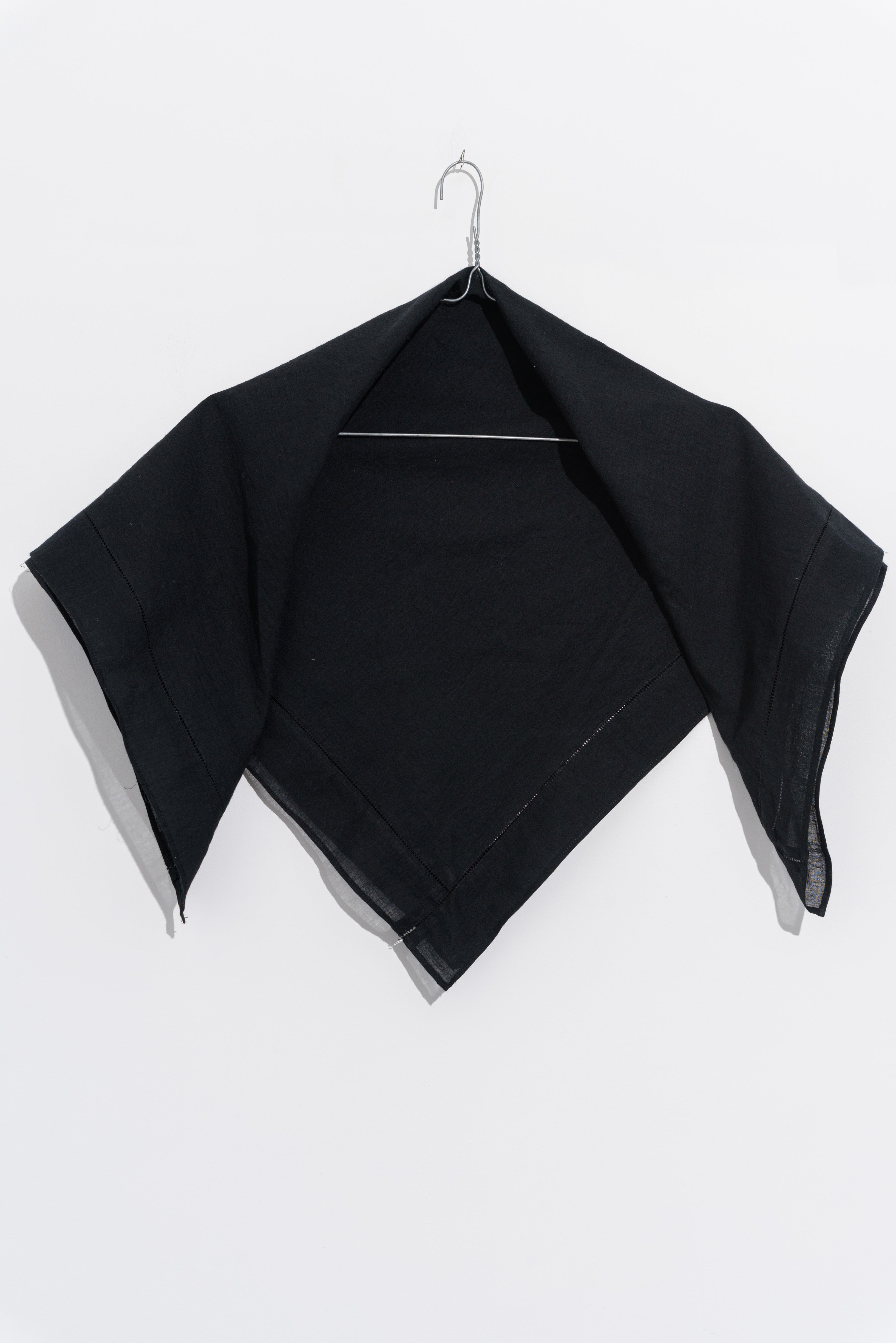 Solid black bandana – World of Crow