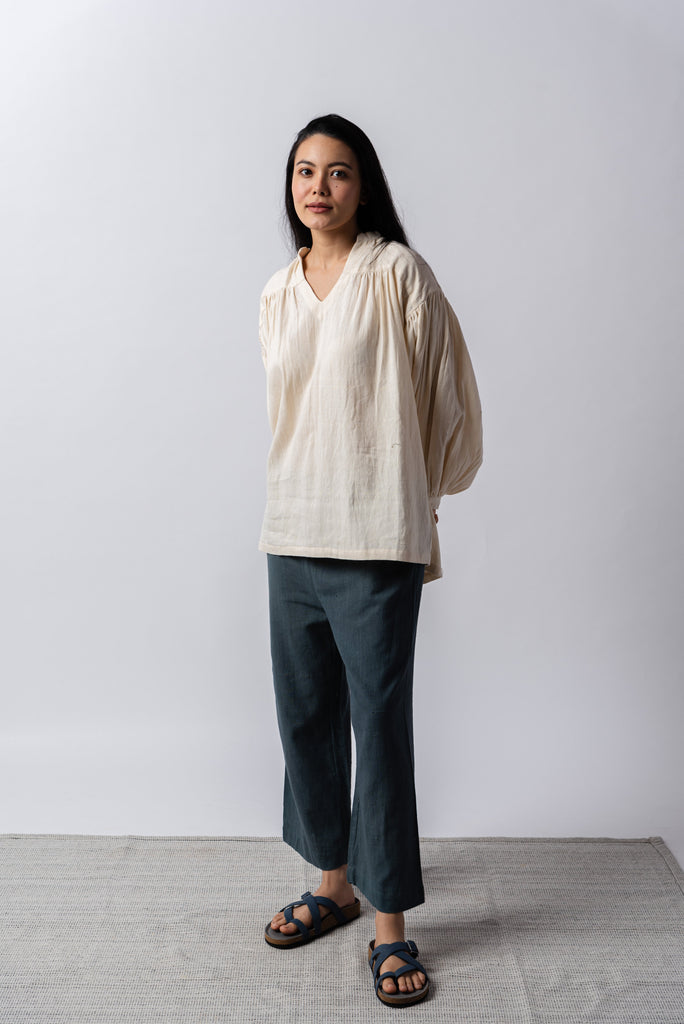 Natural ecru long line top, what are some sustainable brands, what clothing brands are ethical, cotton top clothing, cotton up clothing, fair trade womens clothing, good clothing brands for women, organic chemical free clothing, organic clothing brands Europe, simple clothing brands, simple women's clothing brand