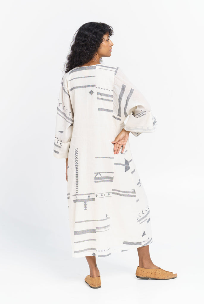 Oversized sleeve straight-cut dress, ethical sustainable clothing brands, fashion brands that are sustainable, organic cotton clothing, organic women's clothing, cotton clothes online, cotton clothing for women, women's cotton clothing store, organic cotton women's clothing, black minimalist clothing, minimalist clothing designers