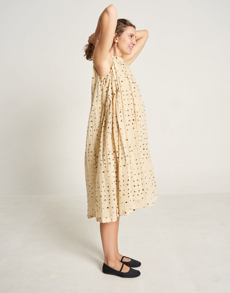 Buy Sleeveless Pleated Cribble Summer Dress For Women