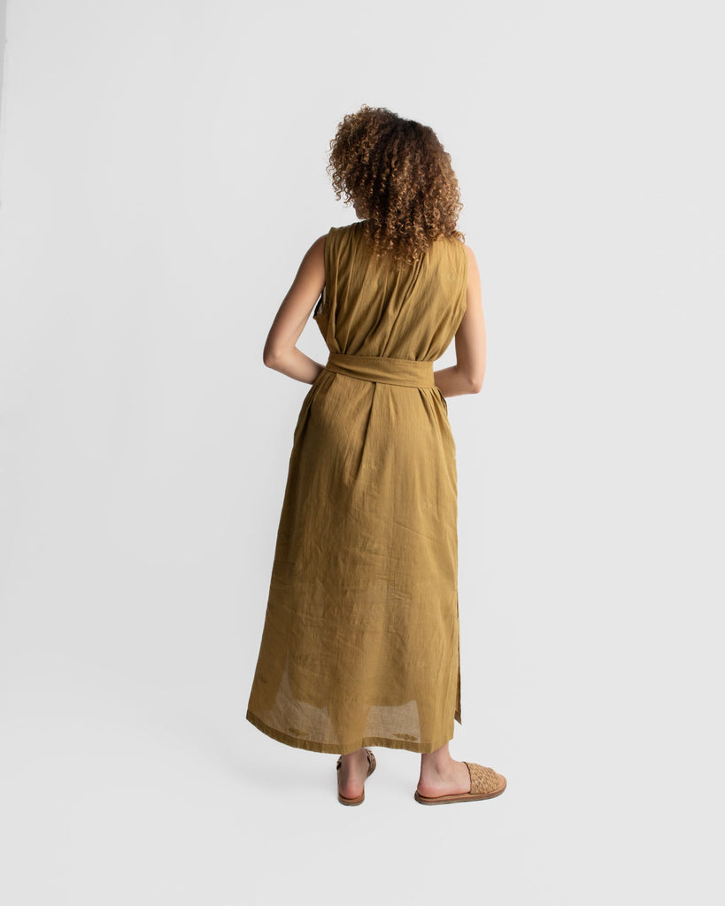 Tan gathered shirt dress, sustainable clothing brands, fashion brands that are sustainable, 100 organic cotton women's clothing, organic cotton clothes online shop, all cotton women's clothing, buy cotton clothes online, all cotton women's clothing, cotton clothing for women, minimalist clothing, modern minimalist clothing